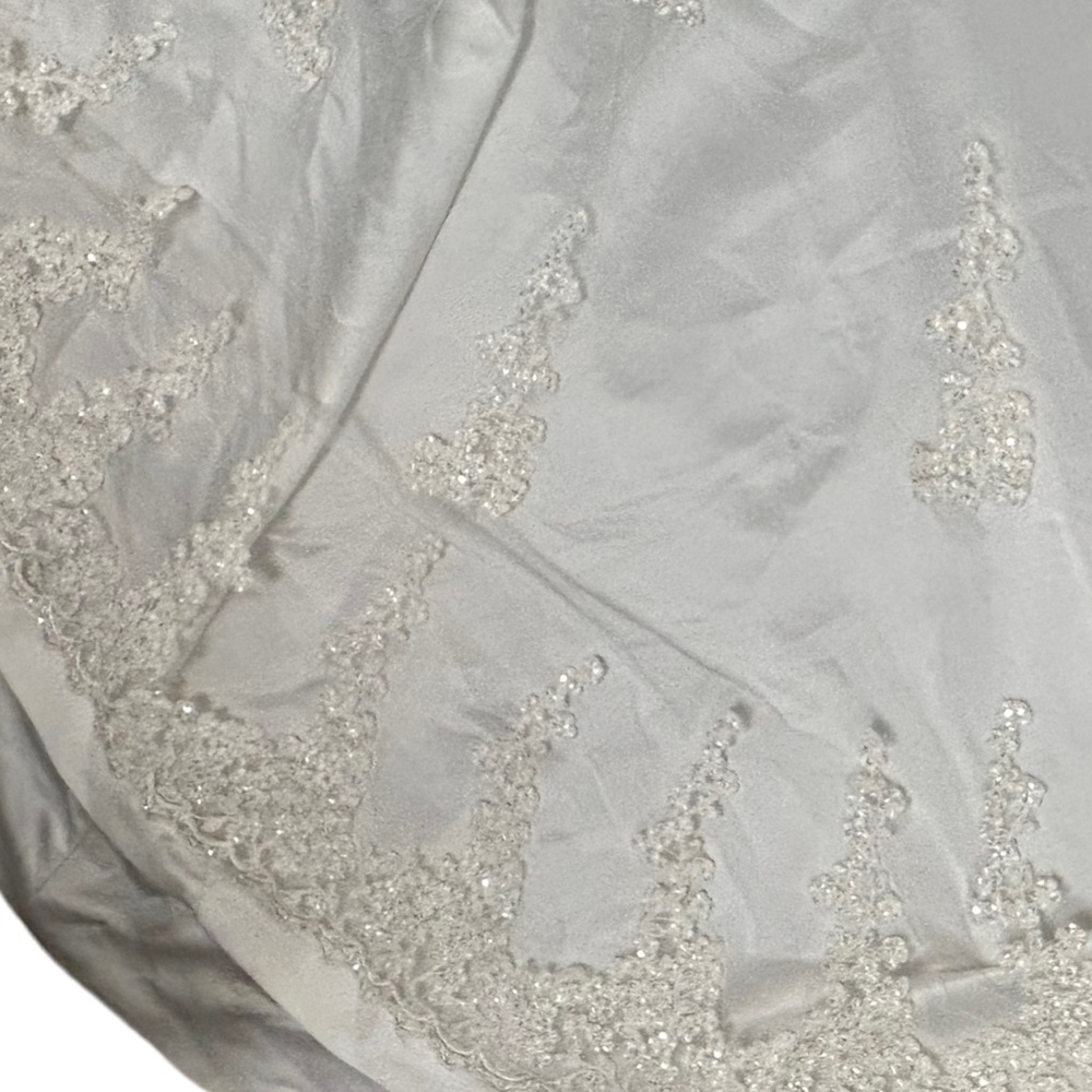 Wedding Dress - Picture 11 of 13